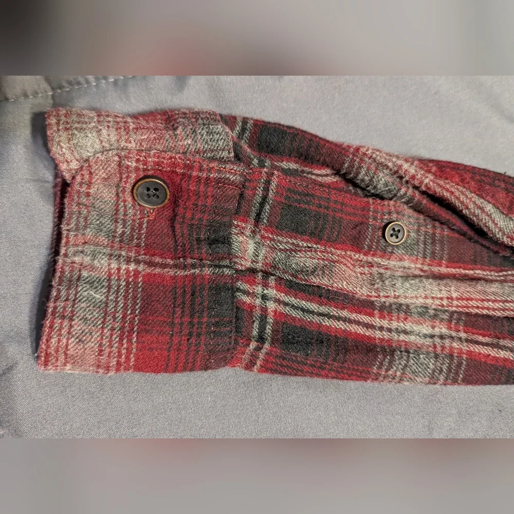URBAN PIPELINE Awesomely Soft Maroon/Grey Plaid Mens Small button down Shirt